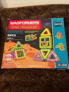Magformers Space Traveler Set - 35 Piece Magnetic Toy